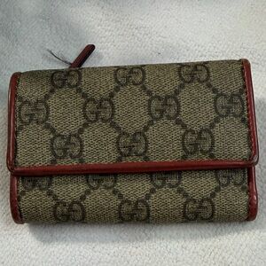 Gucci Signature GG Supreme Canvas Key Wallet